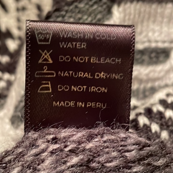 Ecologic Arts shrug, poncho, sweater combo. - Picture 14 of 14